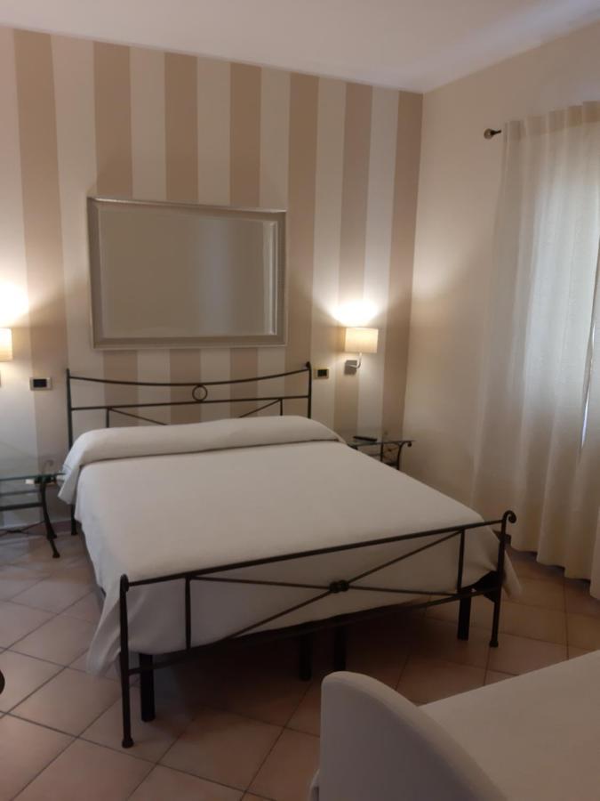 Sweet House Only Rooms Peschiera del Garda Exterior foto