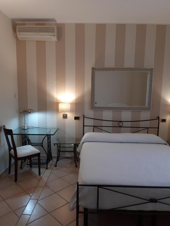 Sweet House Only Rooms Peschiera del Garda Exterior foto