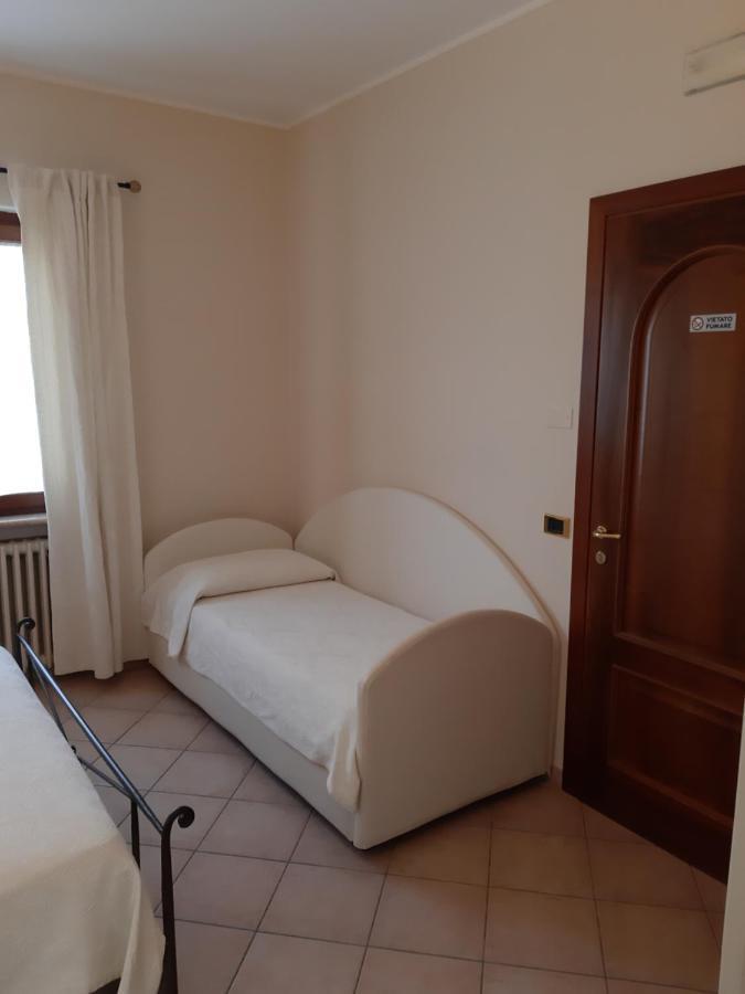 Sweet House Only Rooms Peschiera del Garda Exterior foto